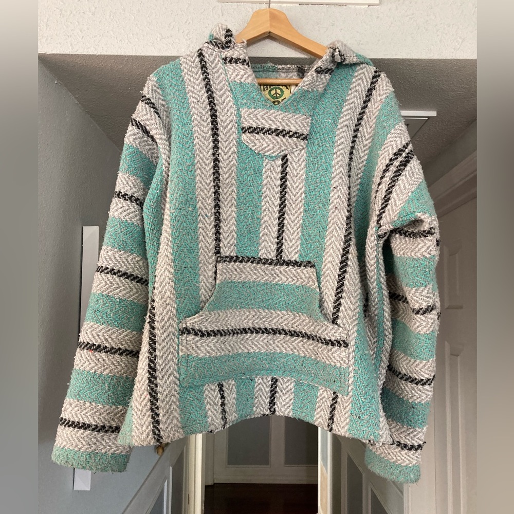 BAJA JOE MEXICAN HOODIE
COLOR: Teal pinstripe
SIZE: Women’s XXL - runs small